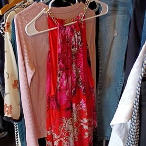 Jennifer Lopez Vibrant Pink and Red Halter Dress With Gold Chain Neck. Flowy